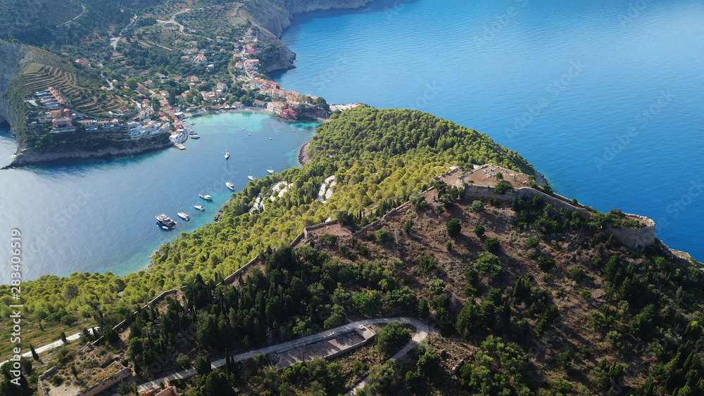 Obraz premium Aerial drone bird's eye view photo of beautiful and picturesque colorful traditional fishing village of Assos in island of Cefalonia, Ionian, Greece