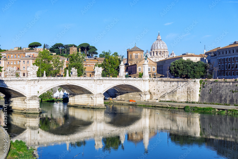 Vittorio Emanuele bridge on the Tiber river