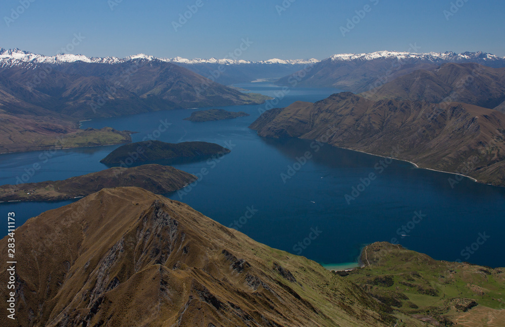 The famous view from the Roy's Peak at the Lake Wanaka and the mountains in New Zealand