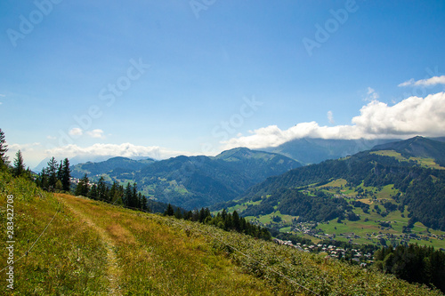 Vue sur Montagne des Alpes, savoie © emmanuel