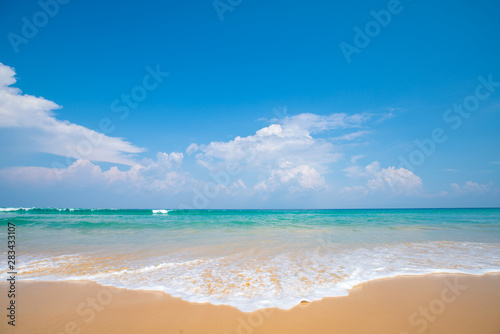 Fototapeta Naklejka Na Ścianę i Meble -  Sea wave beach sea shore on white sand beach