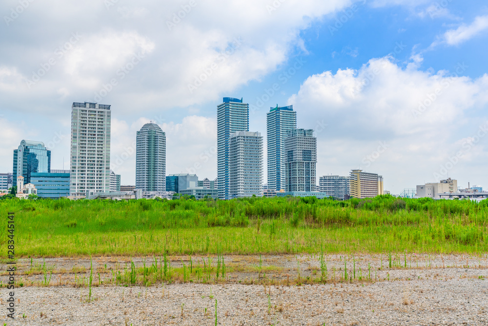 Obraz premium 横浜駅周辺のビル・マンションの風景