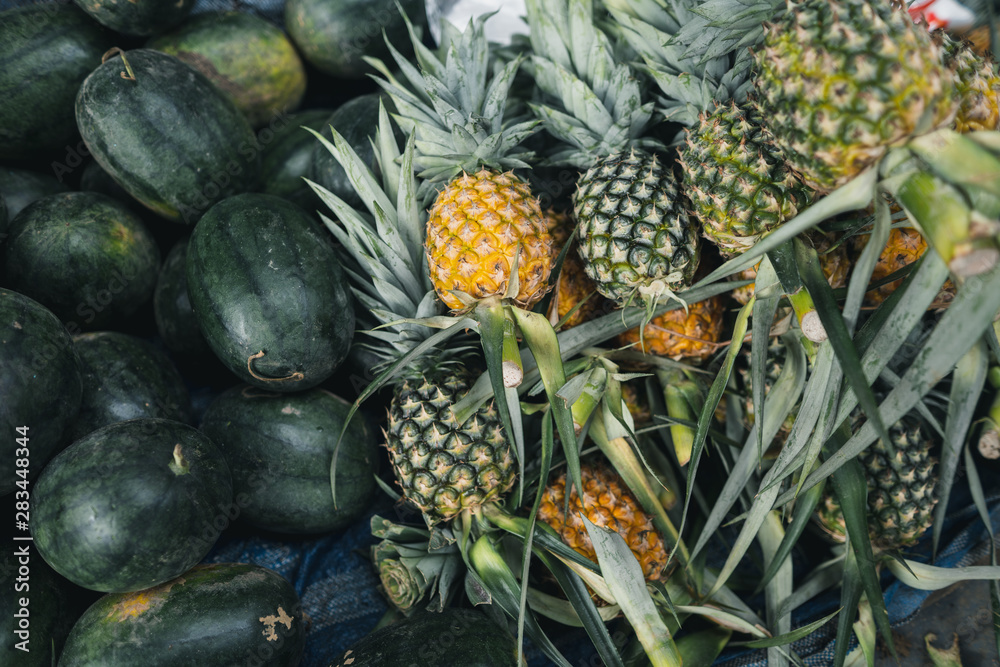 Obraz premium Fruit sold on the table in the fresh market