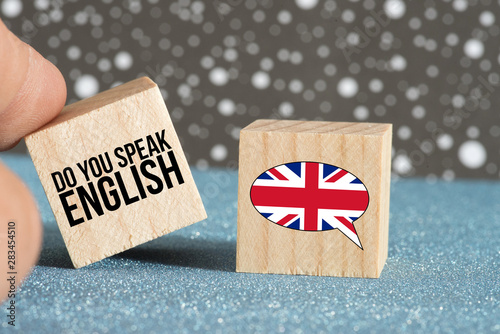 Flagge von Großbritannien und Frage Sprechen Sie englisch photo