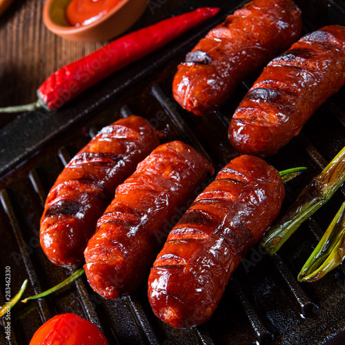 Chili chorizo ​​sausage with tomato bruschetta