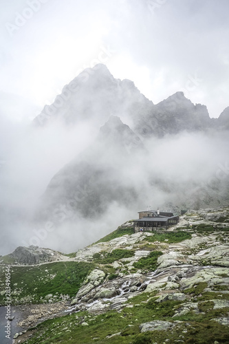 Fototapeta Naklejka Na Ścianę i Meble -  Teryho Cottage In Slovakian High Tatras