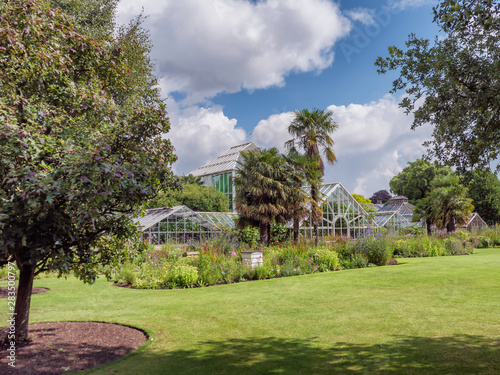 Cambridge botanic garden greenhouses, England Fotobehang