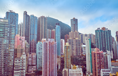 Many tall residential buildings in central Hong Kong © badahos