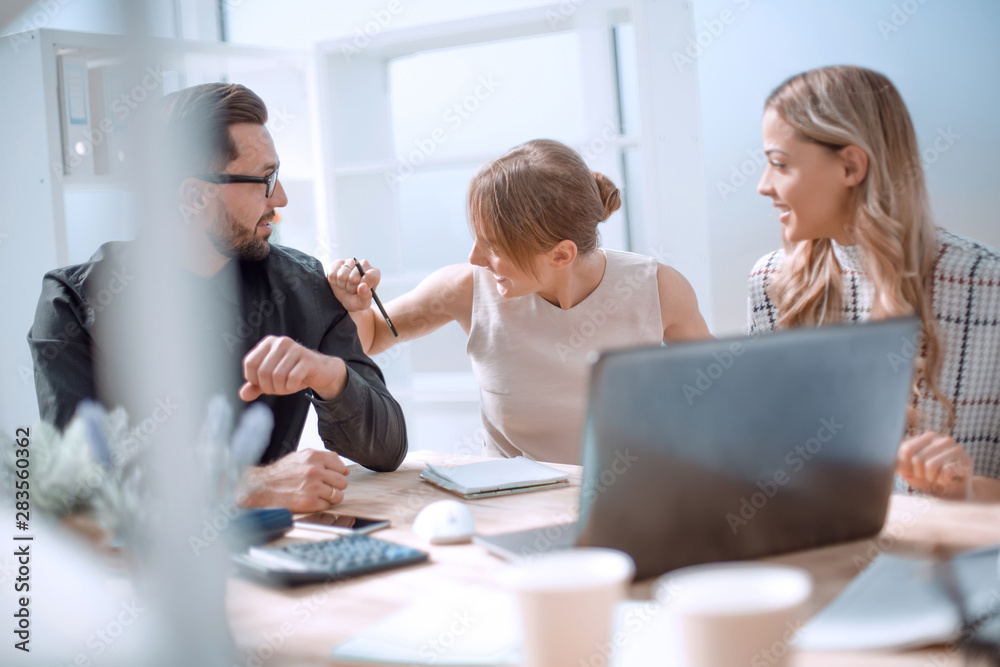 close up.successful business team discussing new ideas