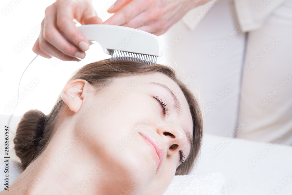 Naklejka premium Elektrostymulacja głowy 