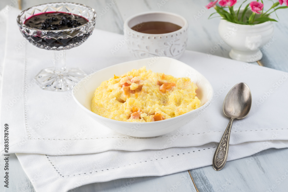 Organic polenta with milk and pumpkin.