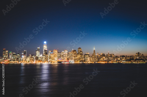 Panoramic beautiful scenic view of the San Francisco city and Financial City skyscraper buildings in the evening, California, USA © icephotography