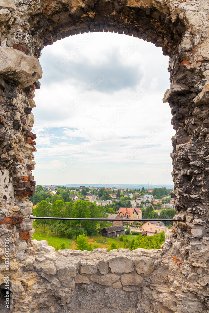 Ogrodzieniec Castle, window view