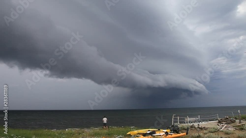 orage sur le fleuve photo