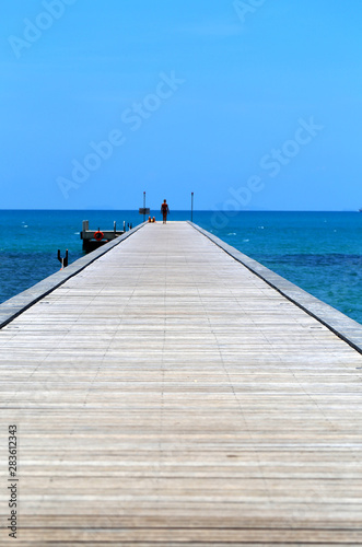 Photo landscape of a long pier