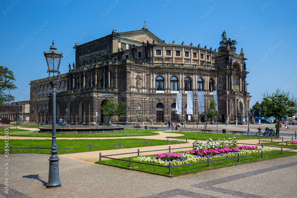 Obraz premium Semperoper (Saxon State Opera) Dresden, Germany
