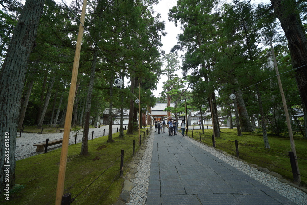 松島の寺の中