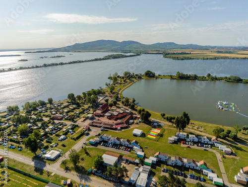 Thermalbad Aqualand Moravia bei dem Neumühl Stausee von oben, Tschechische Republik photo