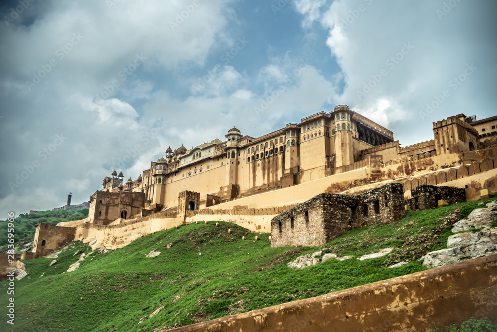 Fototapeta premium Amber Palace heritage tourist destination in jaipur