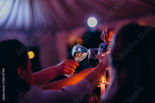 Bilde på lerret friends party night club glasses wine company