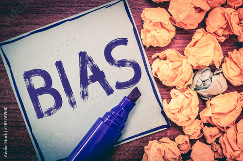 Canvastavla Writing note showing Bias
