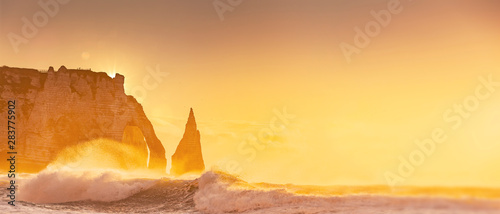 Klippen von Etretat bei Sonnenuntergang