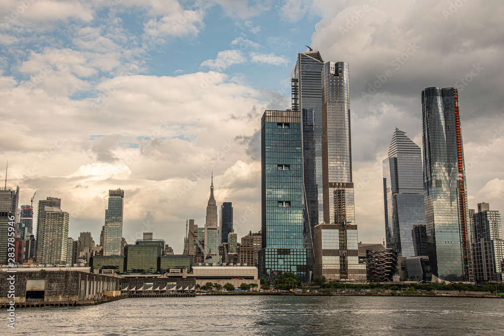 Obraz premium Hudson Yards from a boat in the Hudson River