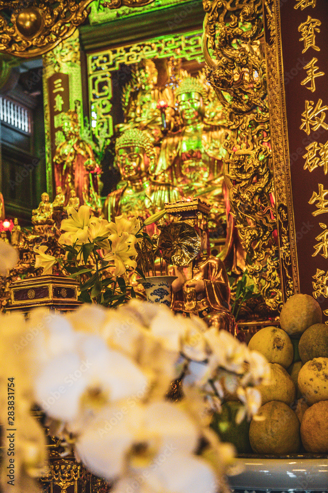 Obraz premium French Village and chinese temple Bana Hills, in Sun World, Danang, Central Vietnam