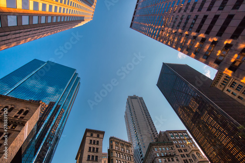 Fototapeta Naklejka Na Ścianę i Meble -  Boston downtown financial district and city skyline