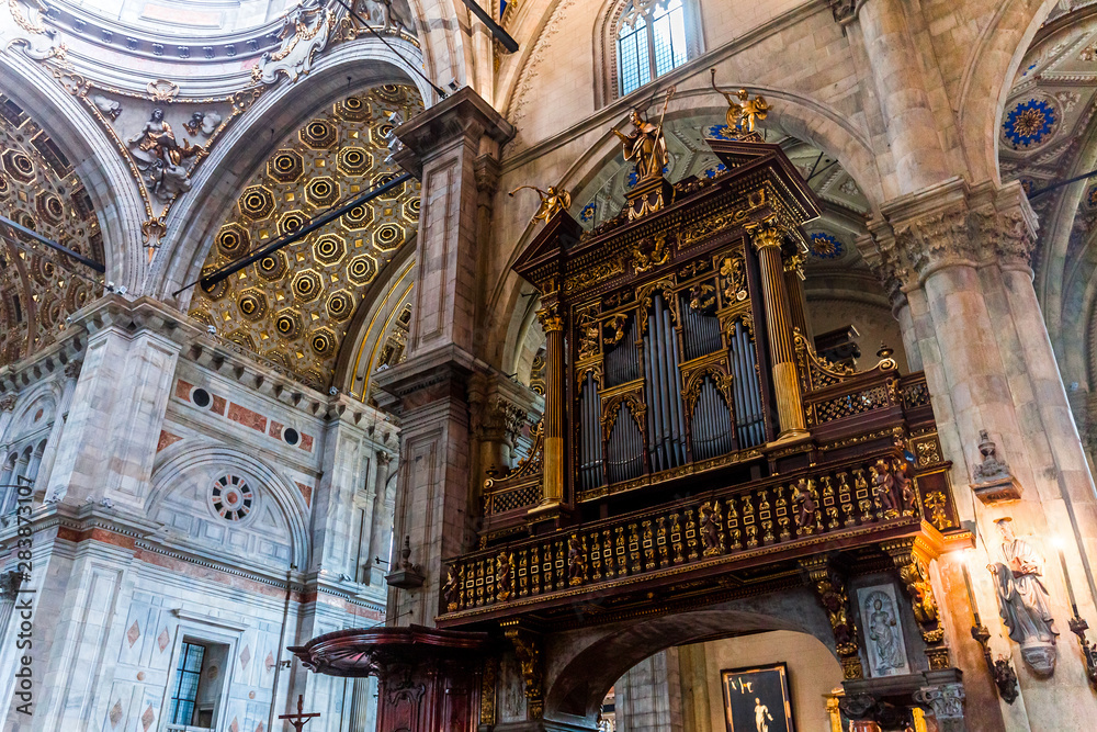 Basilica sant Abbondio, Como, italy Basilica sant Abbondio, Como, italy
