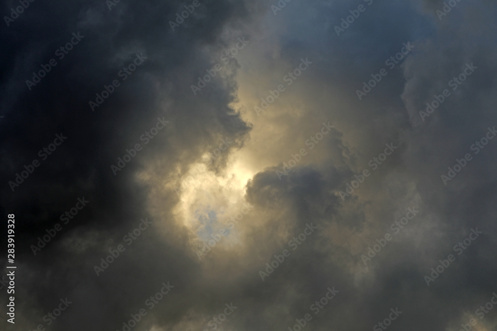 Wolken Wolkenformation Sonne und Himmel