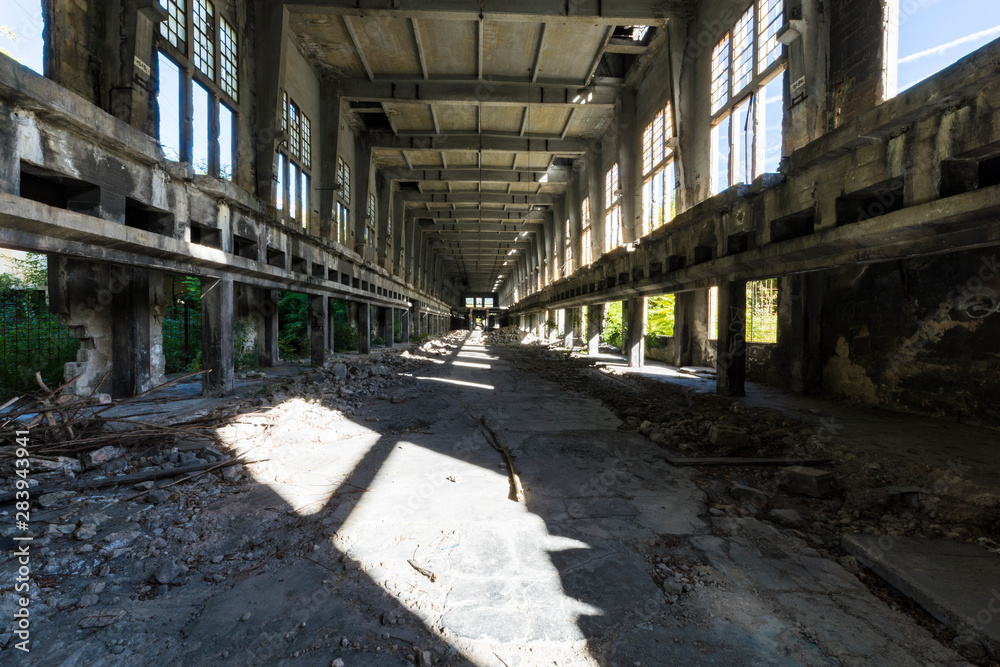 Urban exploration in an abandoned aluminum factory