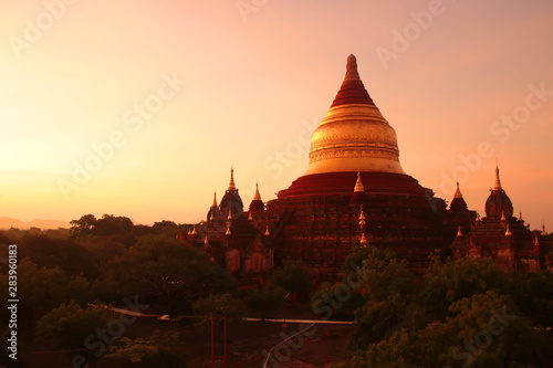 Bagan-Land of Pagodas © Amornsak