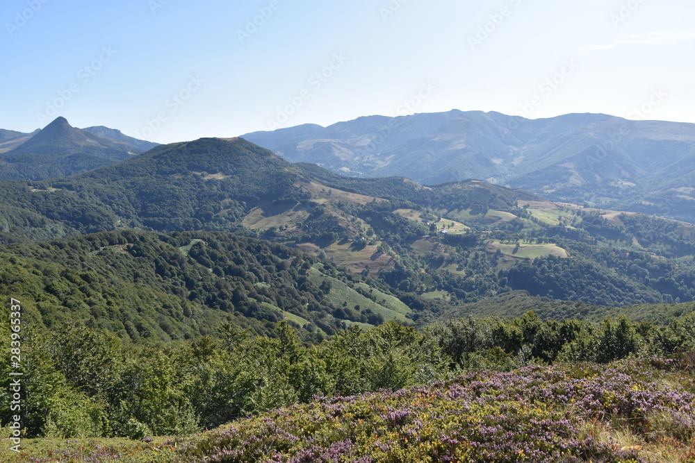 Cantal, monts