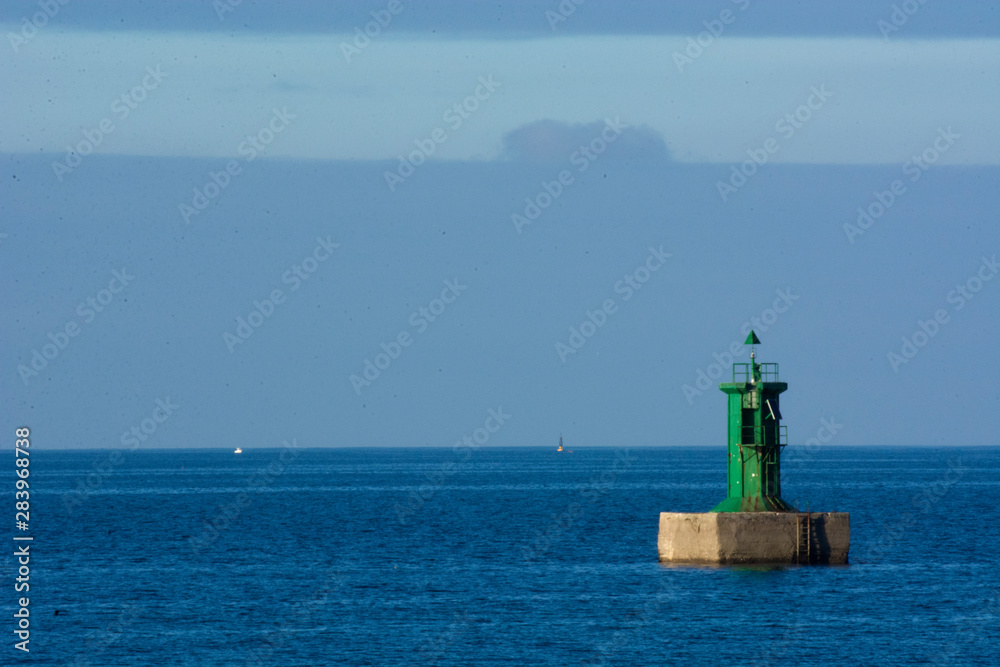 Obraz premium Lighthouse, sea nd sky 2