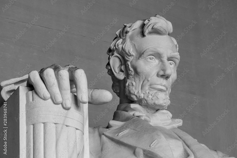 Statue of Abaraham Lincoln Memorial