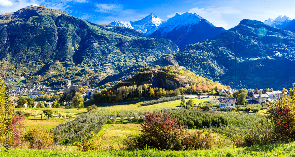 Impressive Alps mountains, scenic valley of castles and vineyards - Aosta, northen Italy - obrazy, fototapety, plakaty 
