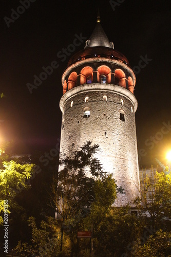 Turm in Abendbeleuchtung - Galata Istanbul