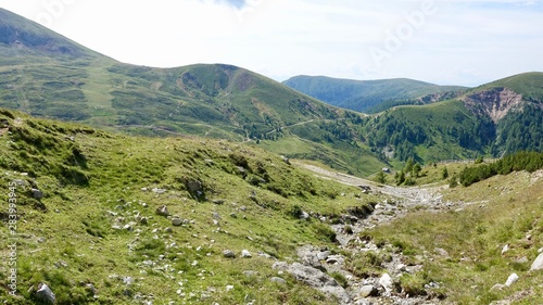 Alm- und Berglandschaft in Südtirol