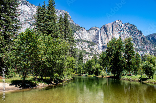 Fototapeta Naklejka Na Ścianę i Meble -  Breathtaking Views from Yosemite, CA