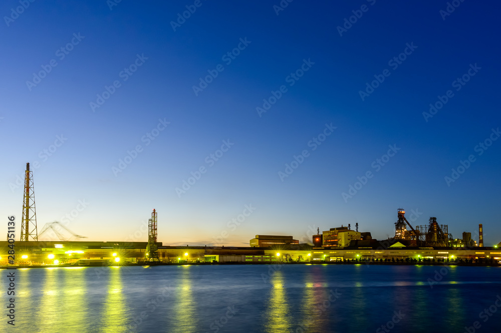 Fototapeta premium 北九州のプラントの夕焼け