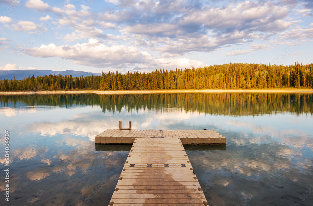 Obraz premium Pier on the lake