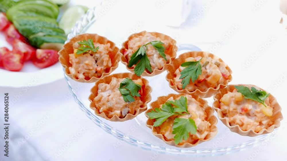 Fresh and natural salad tartlets