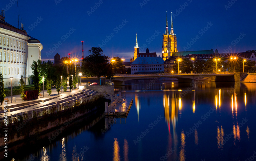 Fototapeta premium Urban landscape at night. Wroclaw, Poland.