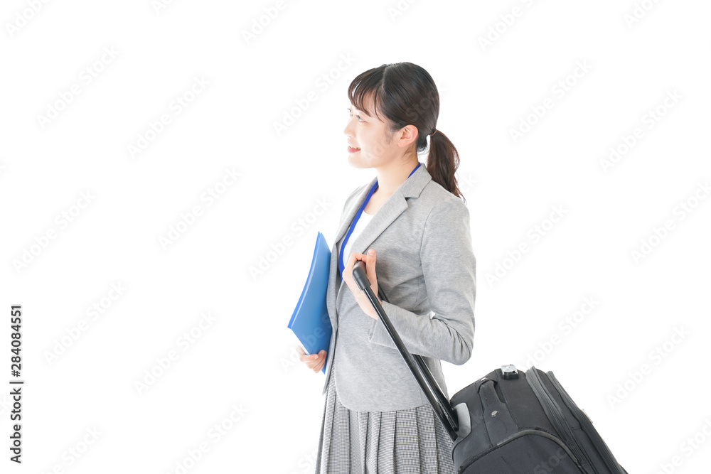 出張に行く若いビジネスウーマン