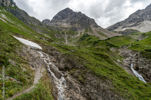 Großer Krottenkopf in den Allgäuer Alpen photo