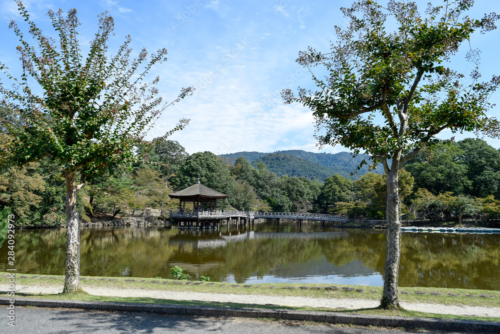 Naklejka premium 奈良県 浮見堂