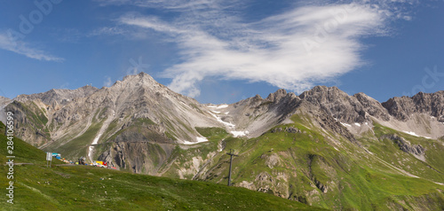 Panorama sur les sommets et montagnes à Galzig