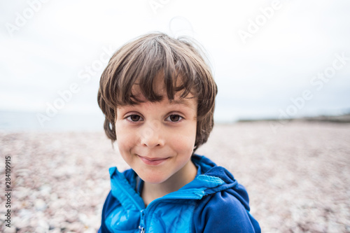 Foto Portrait of a brown-eyed boy.