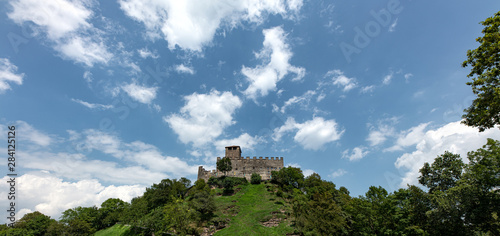 Castello di Zumelle, panorama della collina in una bellissima giornata, borgo medievale storico photo